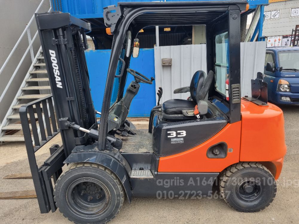 두산 지게차 D33SE-5 (3.3톤)