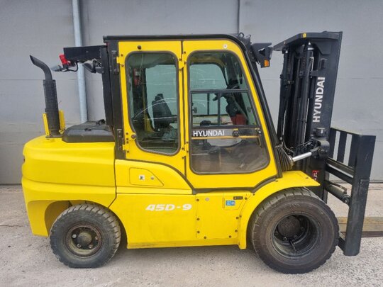 현대 지게차 45D-9 (4.5톤)