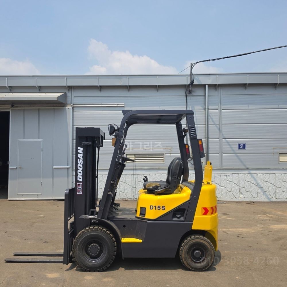 Doosan Forklift D15S (1.5톤) 뒤우측면