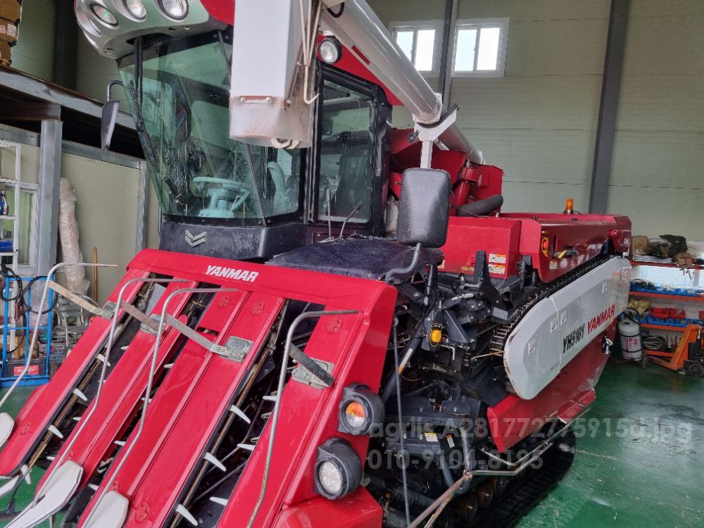 얀마 콤바인 YH5101 (5조식) 뒤우측면