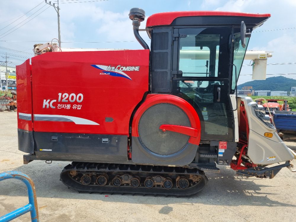 Kukje Combine Harvester KC1200 (6Rows)