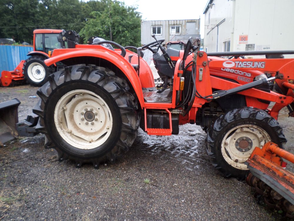 Daedong Tractor D500 (50hp) 뒤우측면