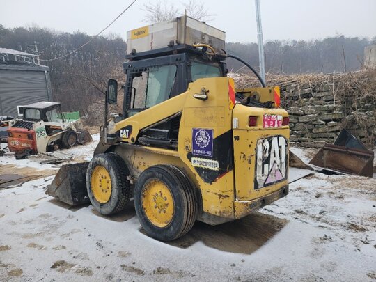 CAT 스키드로더 236B