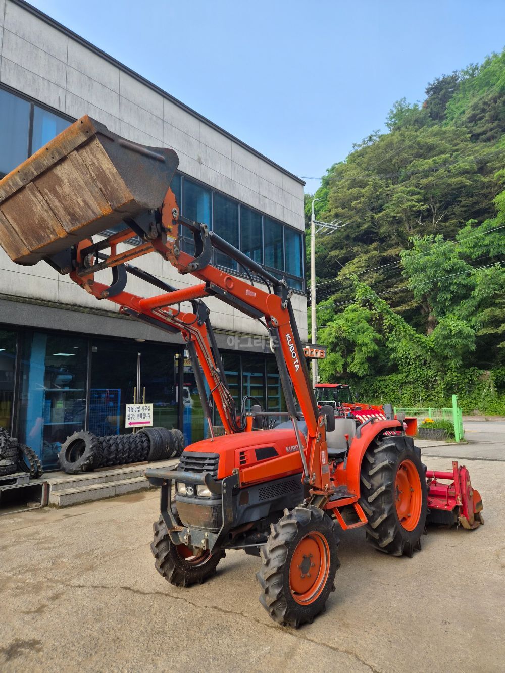 Kubota Tractor L480 (49hp)
