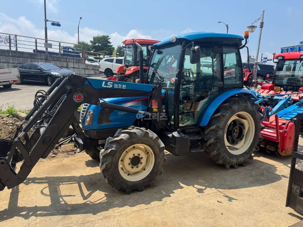 LS 트랙터 XU6168 (68.9마력)