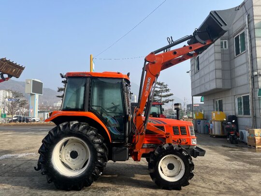 대동 트랙터 D70 (70마력)
