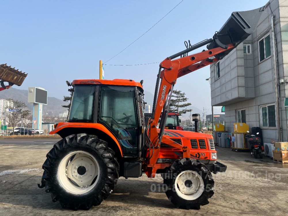 Daedong Tractor D70 (70hp)