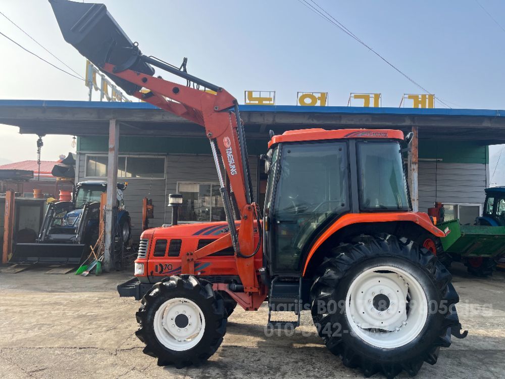 Daedong Tractor D70 (70hp)