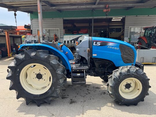 LS 트랙터 XR4160 (58.9마력)