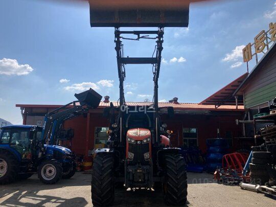 Kubota Tractor M7-171H (175.4hp)