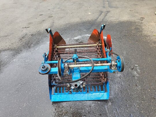 경운기용 감자수확기 경운기용 감자수확기 경운기용 감자수확기