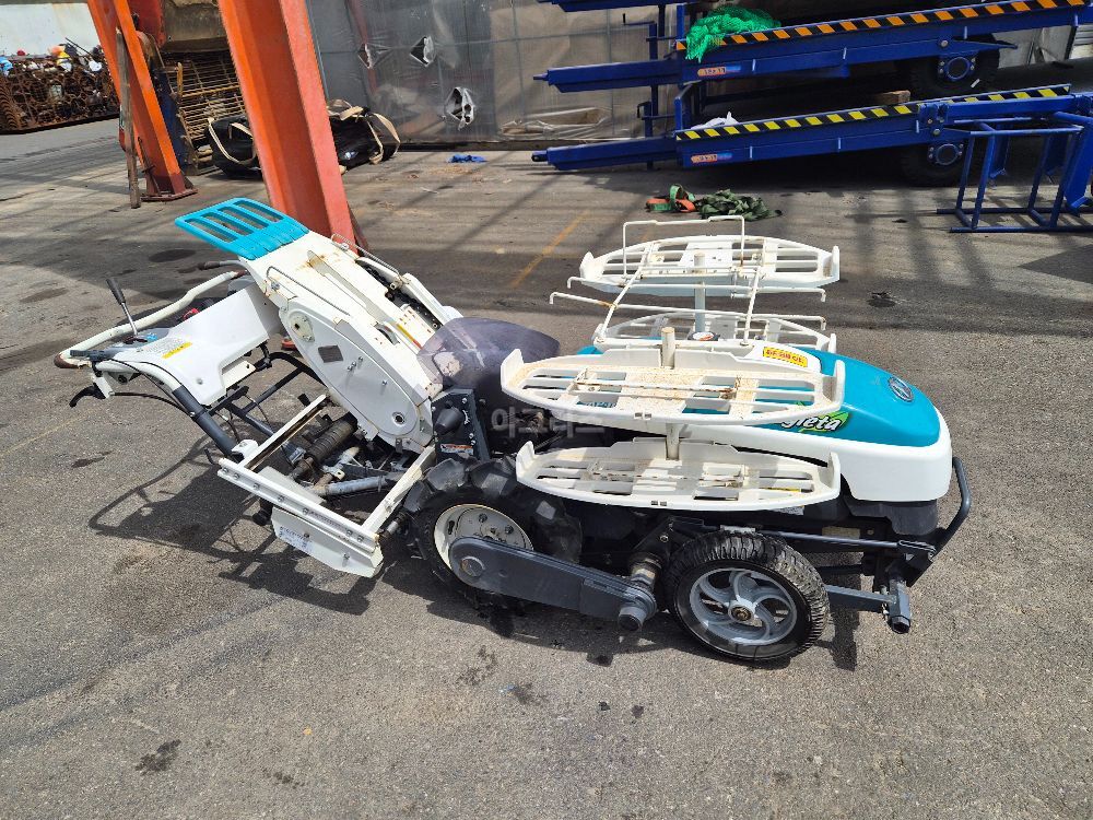 Kubota 채소이식기 skp-100  뒤우측면