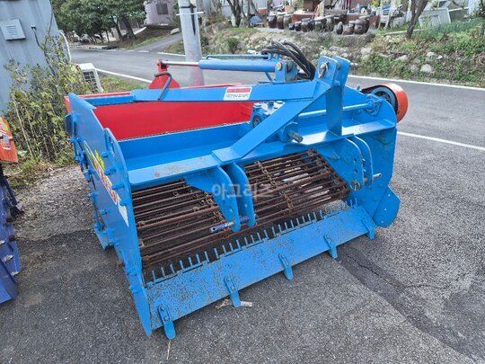 강원농기계 돌수집기 돌수집기 1600T
