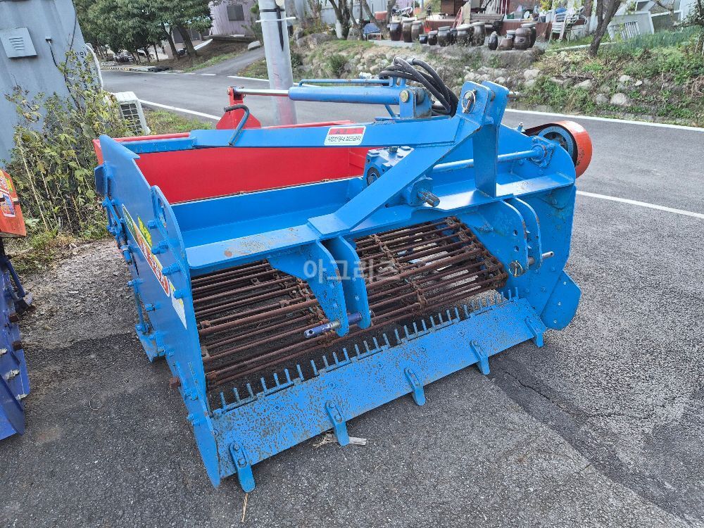 강원농기계 돌수집기 돌수집기 1600T