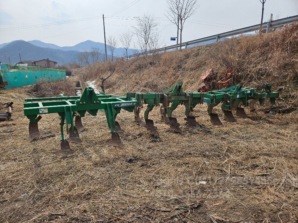 Sewoong Plow 4대 있습니다 