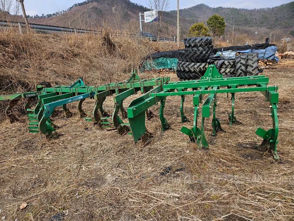 Sewoong Plow 4대 있습니다  뒤우측면