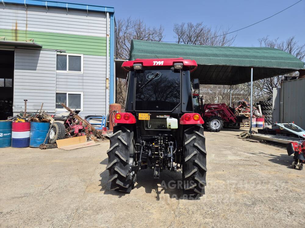 TYM 트랙터 TM50 뒤우측면