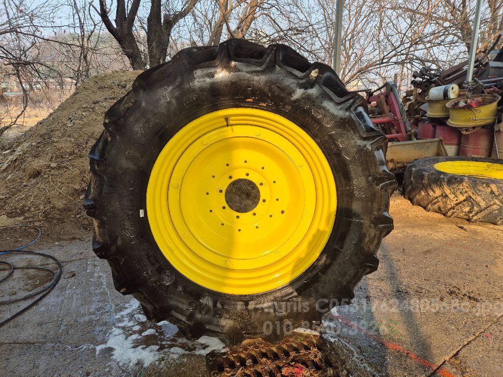 존디어 뒷바퀴135~150마력 휠 38사이즈 존디어 뒷바퀴