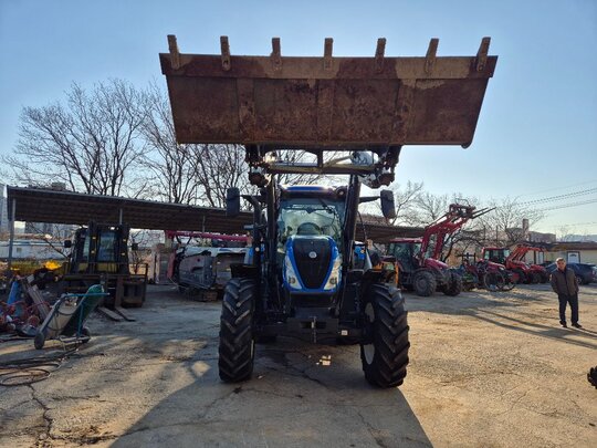 뉴홀랜드 트랙터 T5 130 (130마력)