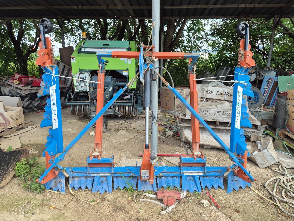 Daeho Harrow KR5300  뒤우측면