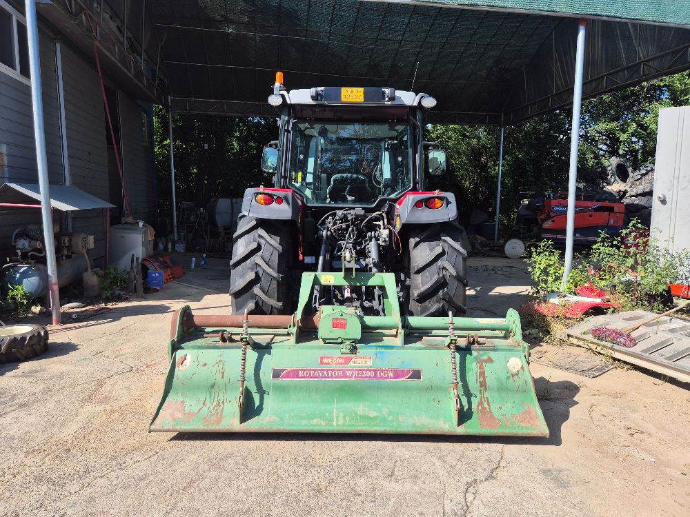 Shibaura Tractor 4709 (95hp) 뒤우측면