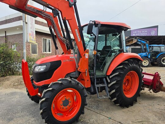 Kubota Tractor M7060 (74hp)