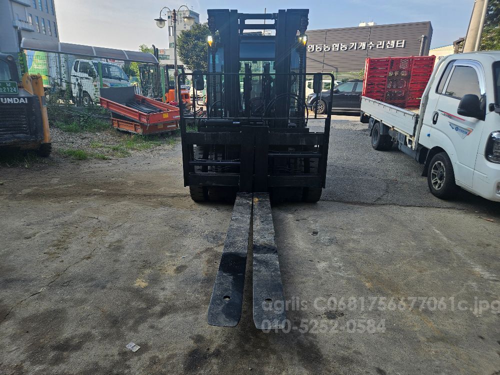 두산 미니5톤 지게차 지게차 미니5톤 (5톤)