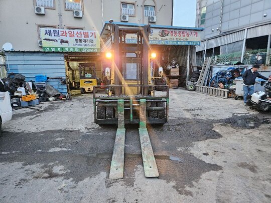 대우 7톤지게차 지게차 D70 (7톤)