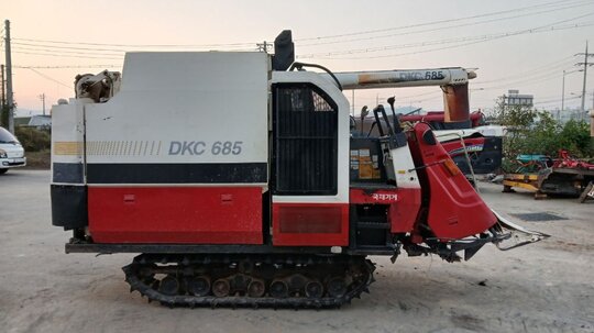 국제 콤바인 DKC685 (4조식)