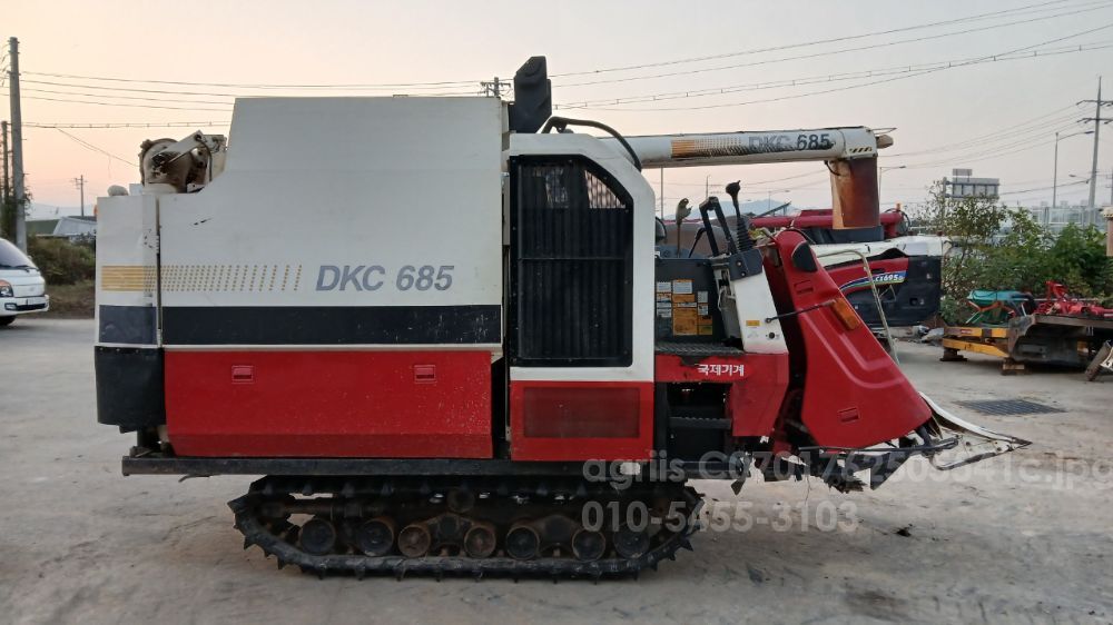 국제 콤바인 DKC685 (4조식)