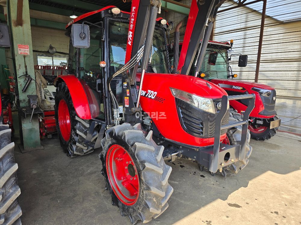 국제 트랙터 LUXEN700 (70마력)