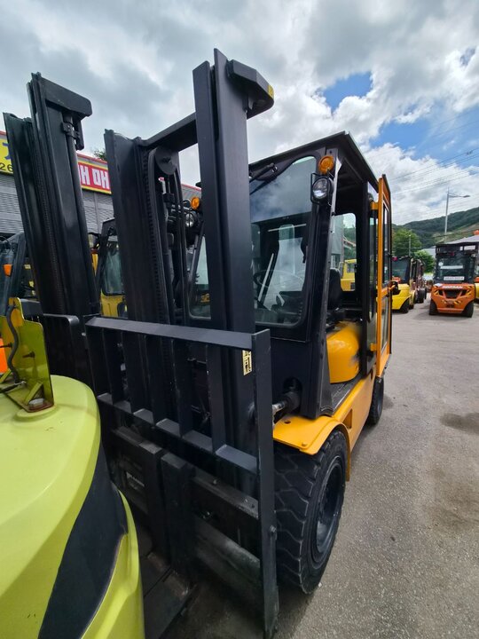 Hyundai Forklift HDF30-5S (3톤)