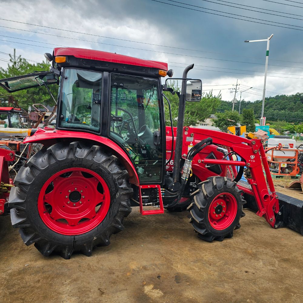 TYM Tractor K65 (62.54hp)