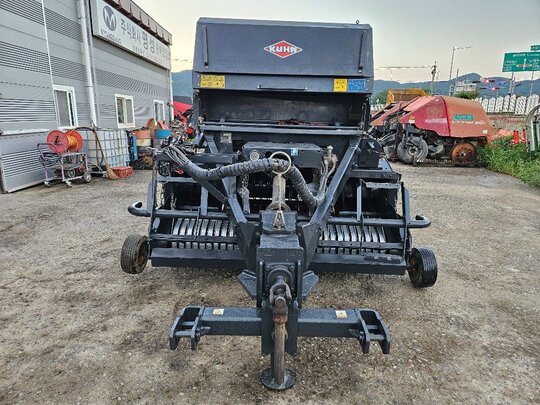 KUHN 명성 원형베일러2135 FB2135