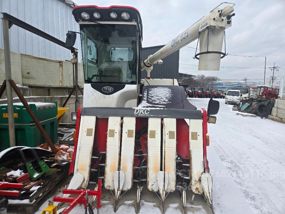 국제 콤바인 DKC925 (6조식)