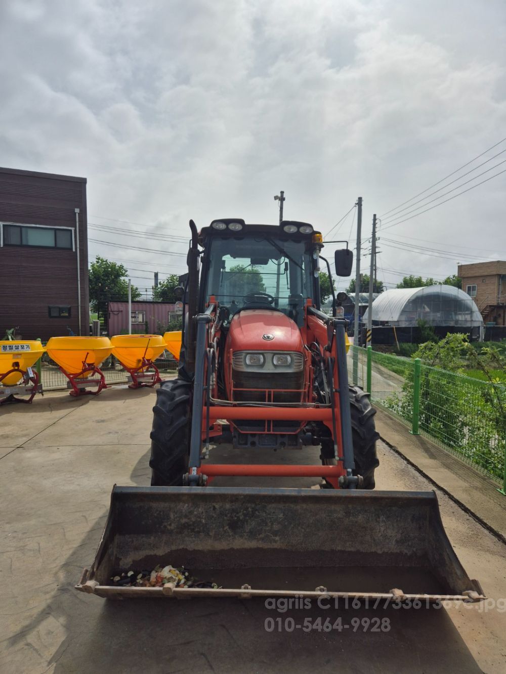 Daedong Tractor MX70 (70hp)