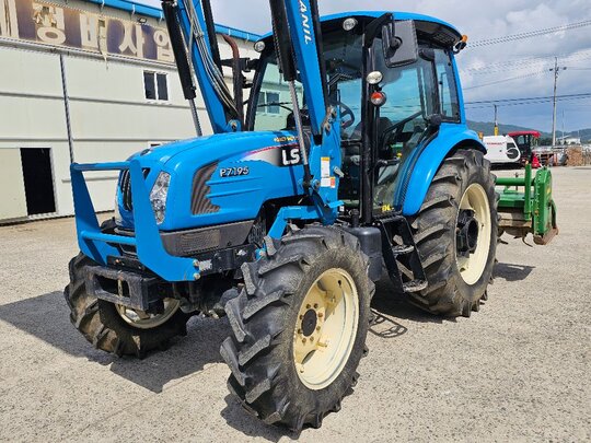  Tractor P7195 (97hp) 앞좌측면