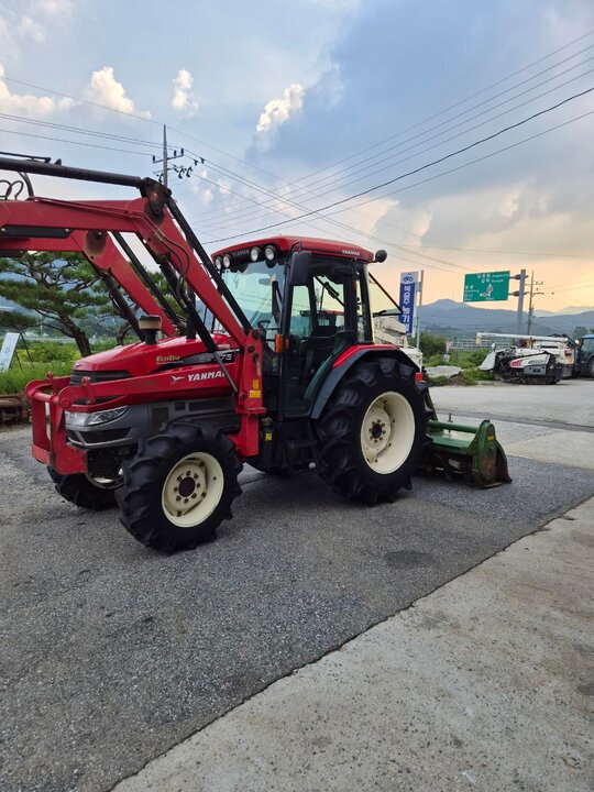 얀마 트랙터 EG775 (75마력) 앞좌측면