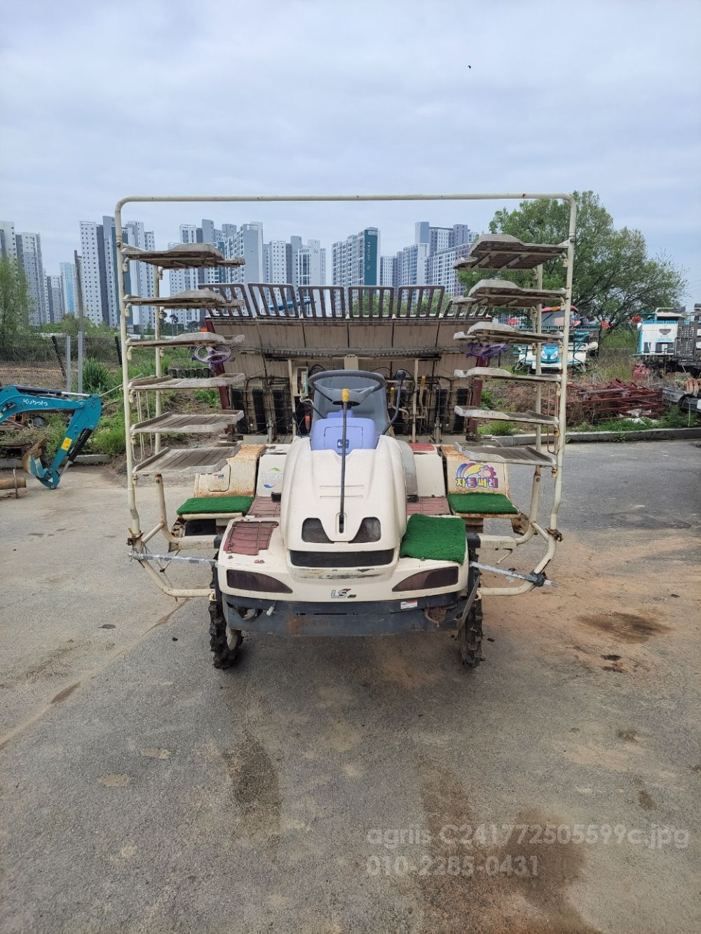 LS Rice transplanter LV63 (6Rows)