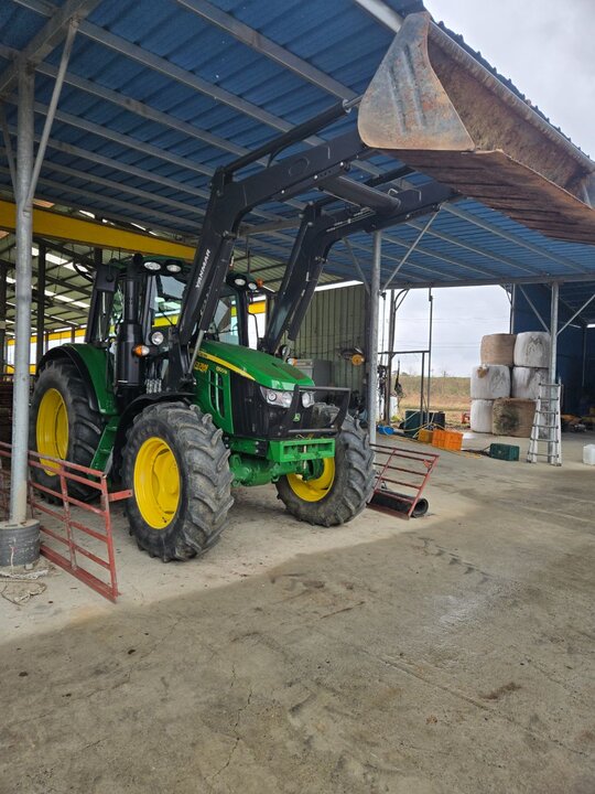 존디어 트랙터 6100M (100마력)