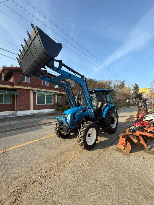 LS 트랙터 PS100N (95마력) 앞좌측면