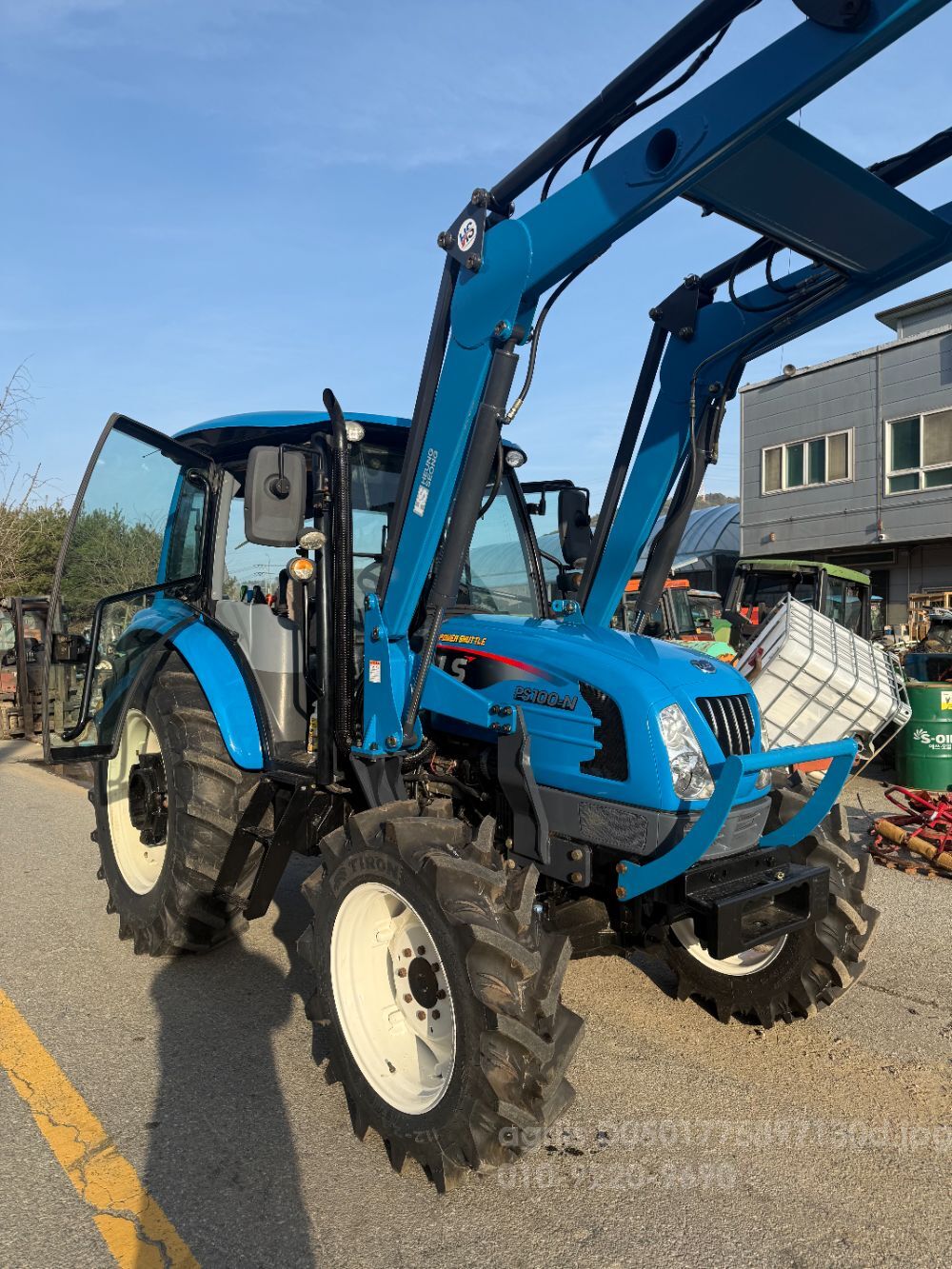 LS 트랙터 PS100N (95마력) 뒤우측면