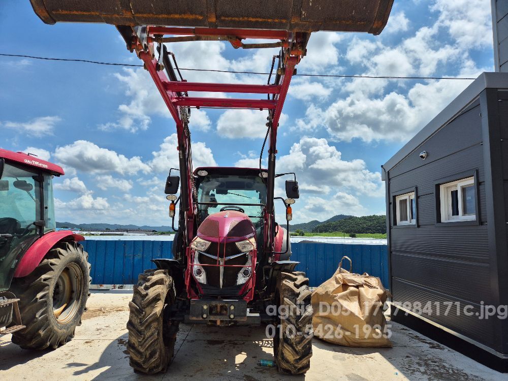 Yanmar Tractor YT490 (90hp)