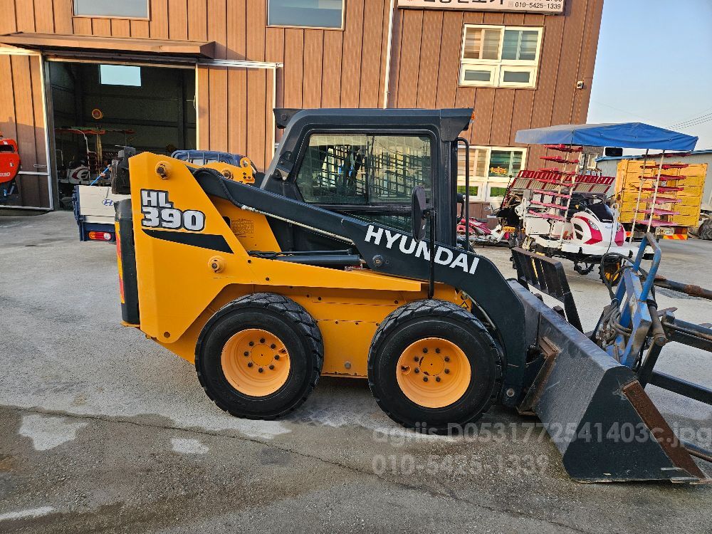 현대 스키드로더 HL390