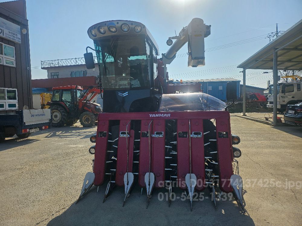 Yanmar Combine Harvester YH7115 (7Rows)