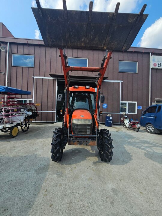 Daedong Tractor D500 (50hp)