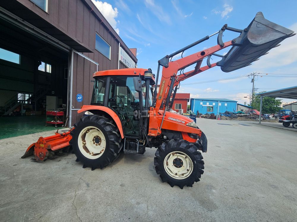 Daedong Tractor D500 (50hp) 뒤우측면