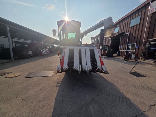 Kubota Combine Harvester ER575K (5Rows)