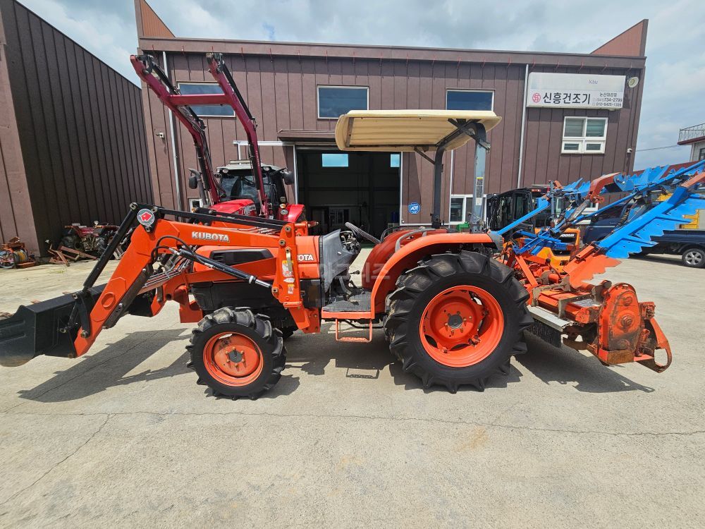 Kubota Tractor L430M (43hp) 뒤우측면