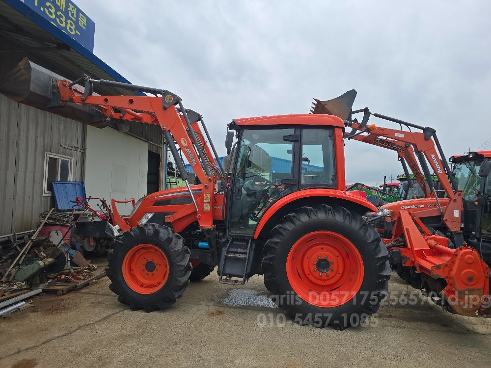 대동 트랙터 PX900 (90마력) 뒤우측면